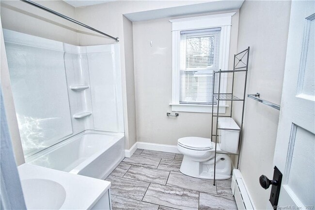 Building Photo - 15 Diamond St