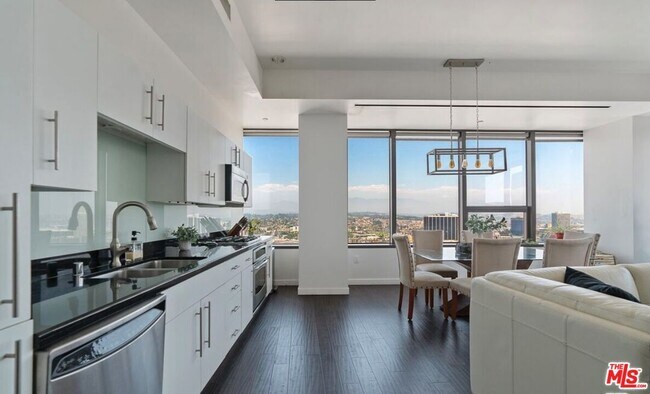 Building Photo - 1100 Wilshire Blvd
