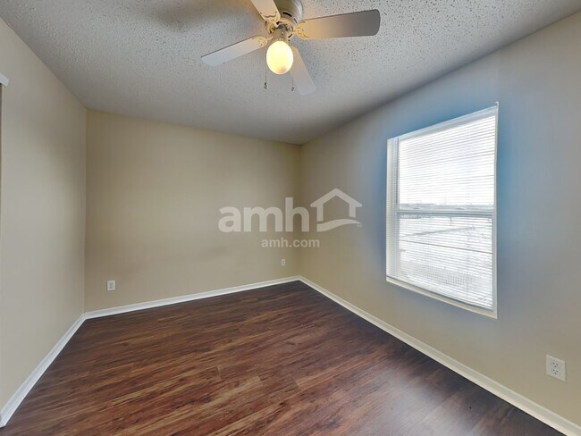 Building Photo - 1317 Central Park Dr