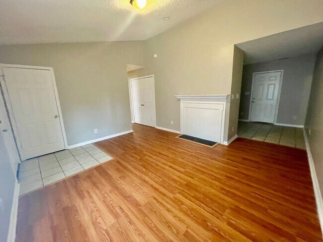 Building Photo - 6019 Double Rein Rd