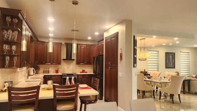 Building Photo - 1851 Corsica Dr