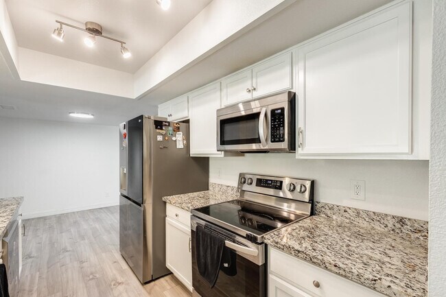 Building Photo - 5352 W Port Au Prince Ln