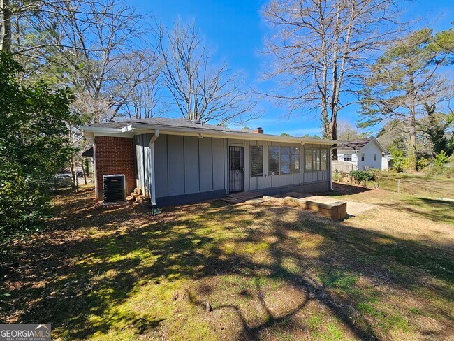 Building Photo - 2654 Plantation Dr