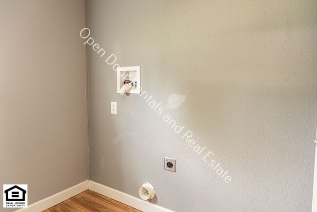 Building Photo - 2 bedroom home now available