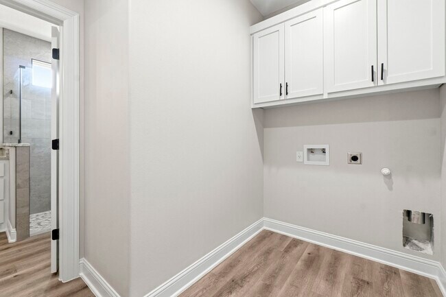 Building Photo - 1208 Ada St