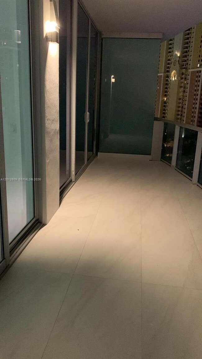 Building Photo - 17550 Collins Ave