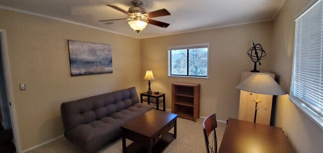 Building Photo - 2057 Heavenly Pl