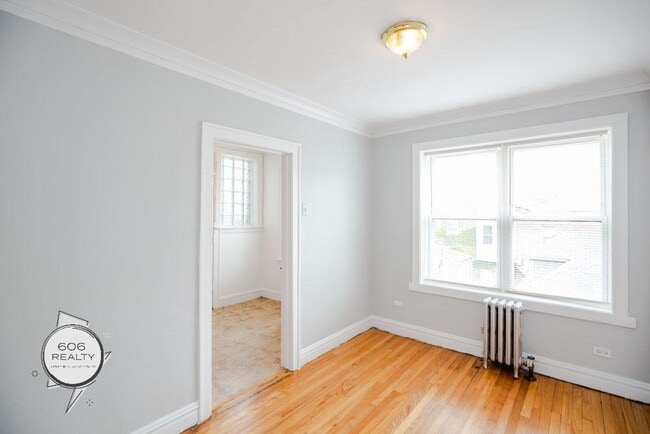 Building Photo - Bright and Sunny Cicero apartments! SPECIAL OFFER!