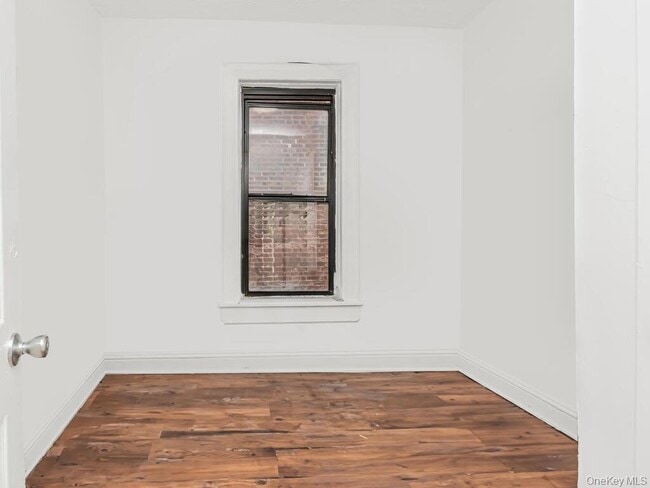 Building Photo - 30 Macombs Pl