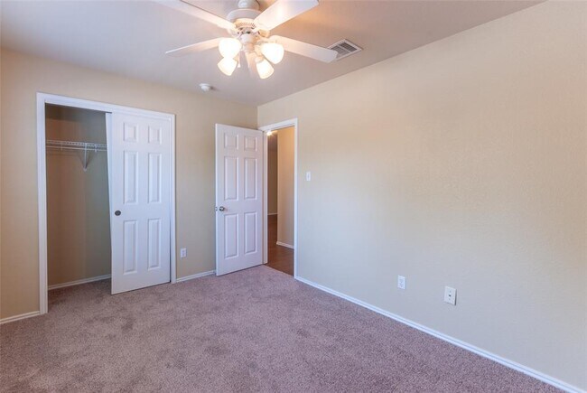 Building Photo - 17712 Ice Age Trails St