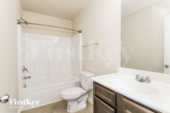 Building Photo - 33 Wedge Wood Way