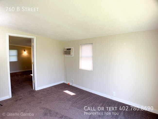 Building Photo - 760 B St