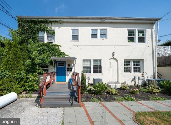 Building Photo - 344 W Gay St