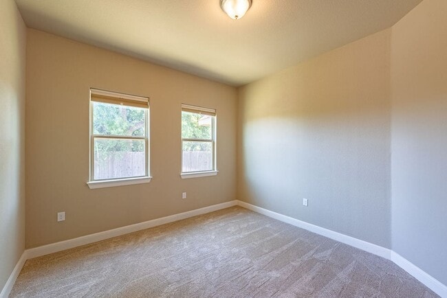 Building Photo - Charming Cedar Park Retreat: 3-Bedroom Home with Versatile Features and Community Amenities