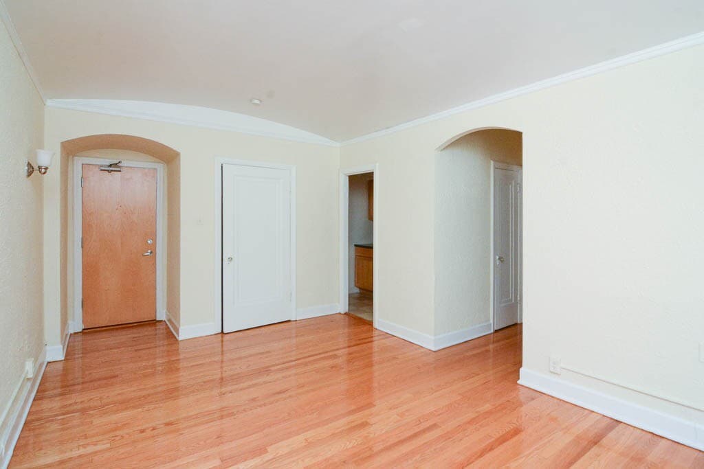 Building Photo - 541 W Arlington Pl