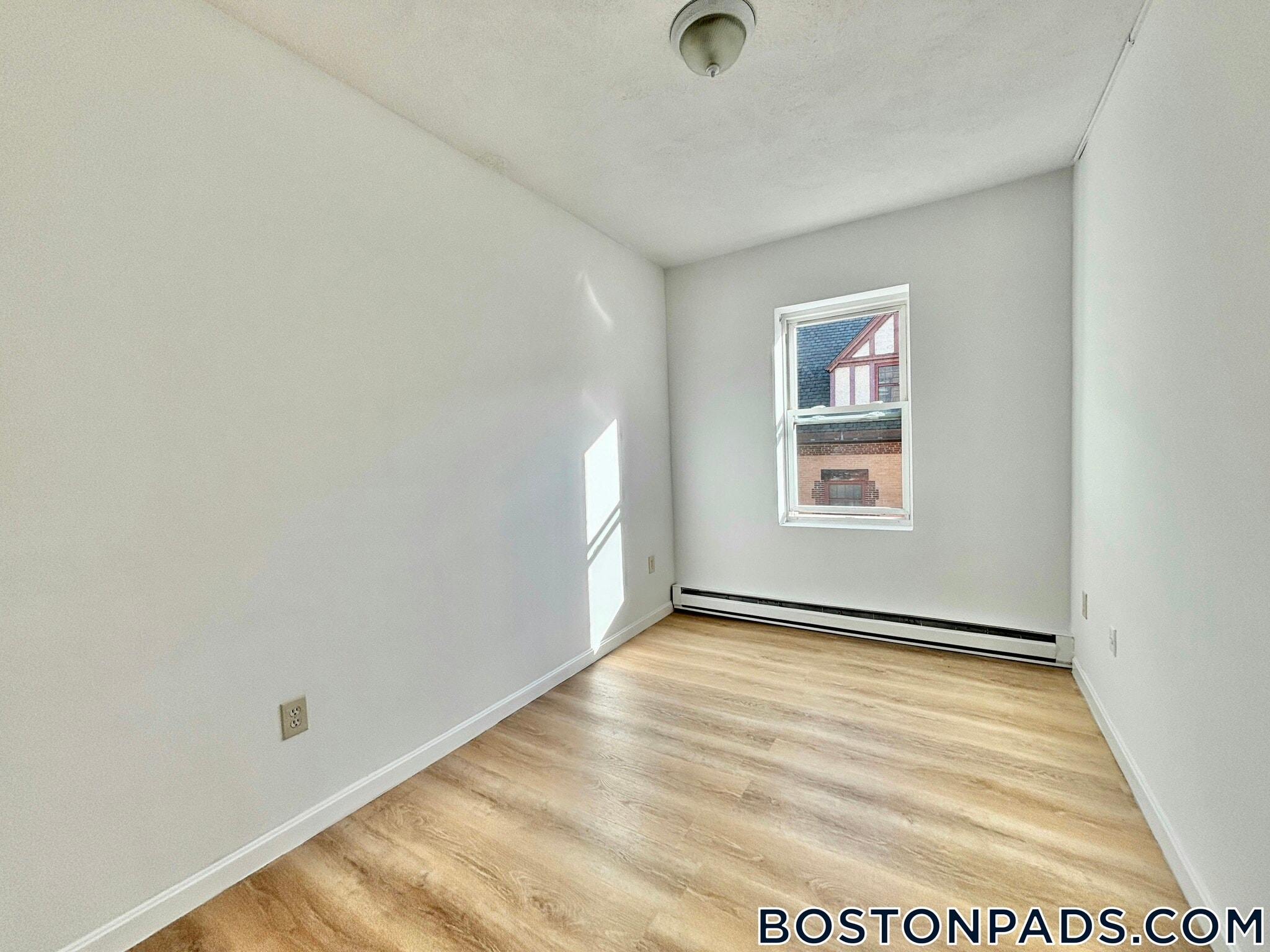 Building Photo - 111 Norway St