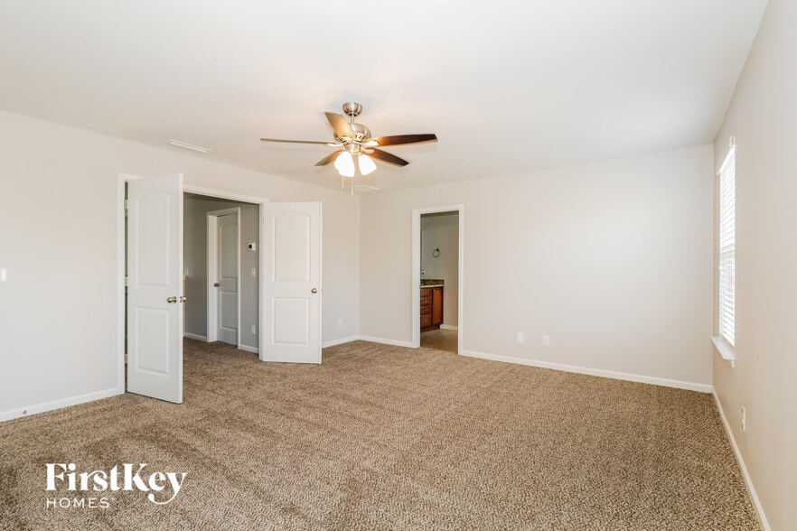 Building Photo - 2080 Lake Vista Drive