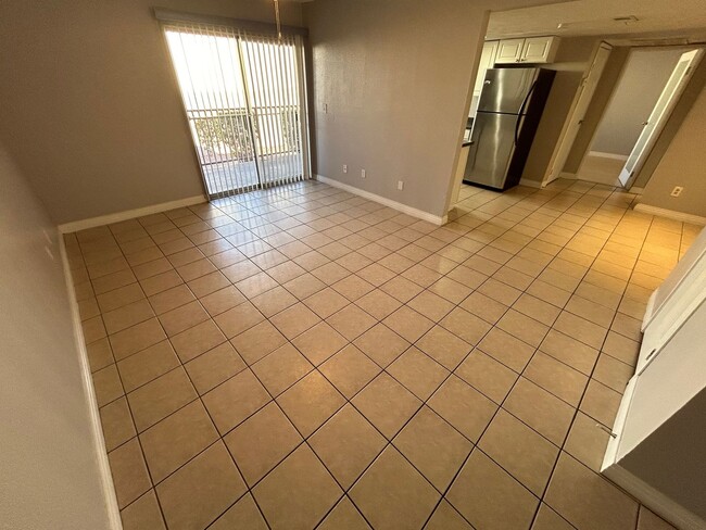 Building Photo - ADORABLE 1 BEDROOM 1 BATHROOM 1ST FLOOR CO...