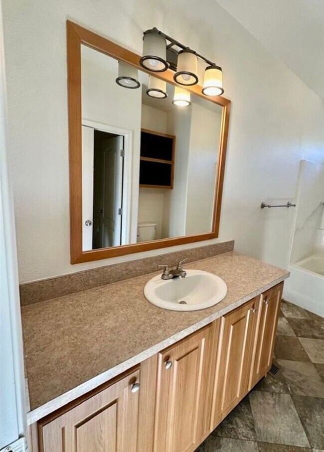 Building Photo - 3Bd 2bath  ****HOUSE IS FOR SALE***12 Mo. Lease will still be honored