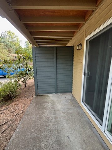 Building Photo - 3950 SW 102nd Ave