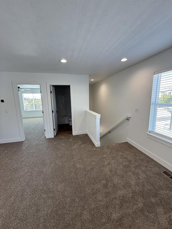 Building Photo - 96 N 400 W