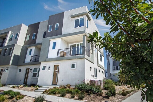 Building Photo - 26857 Laurel Mountain Lp