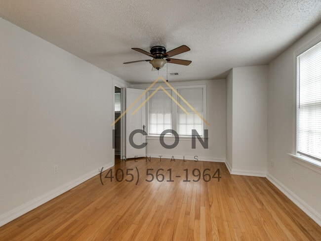 Building Photo - 216 NW 36th St