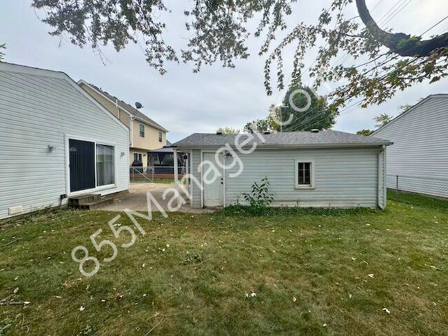 Building Photo - Charming 3-Bedroom Ranch in Berkley - Idea...