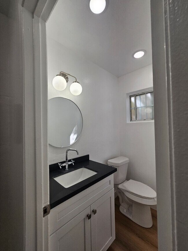 Building Photo - 245 E Ave 38