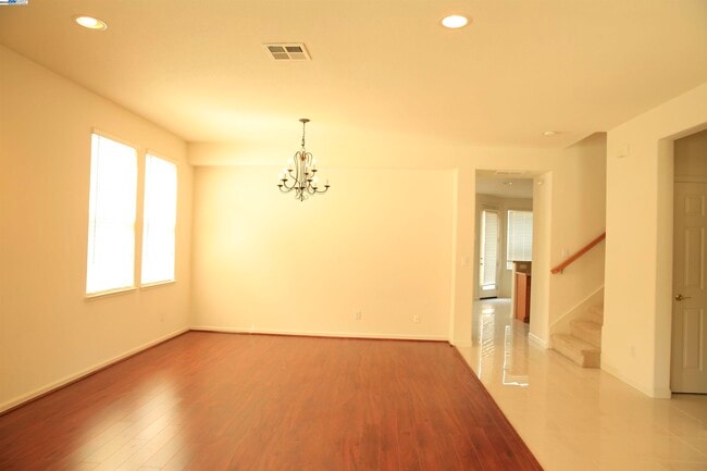 Building Photo - 1516 Whispering Oaks Way