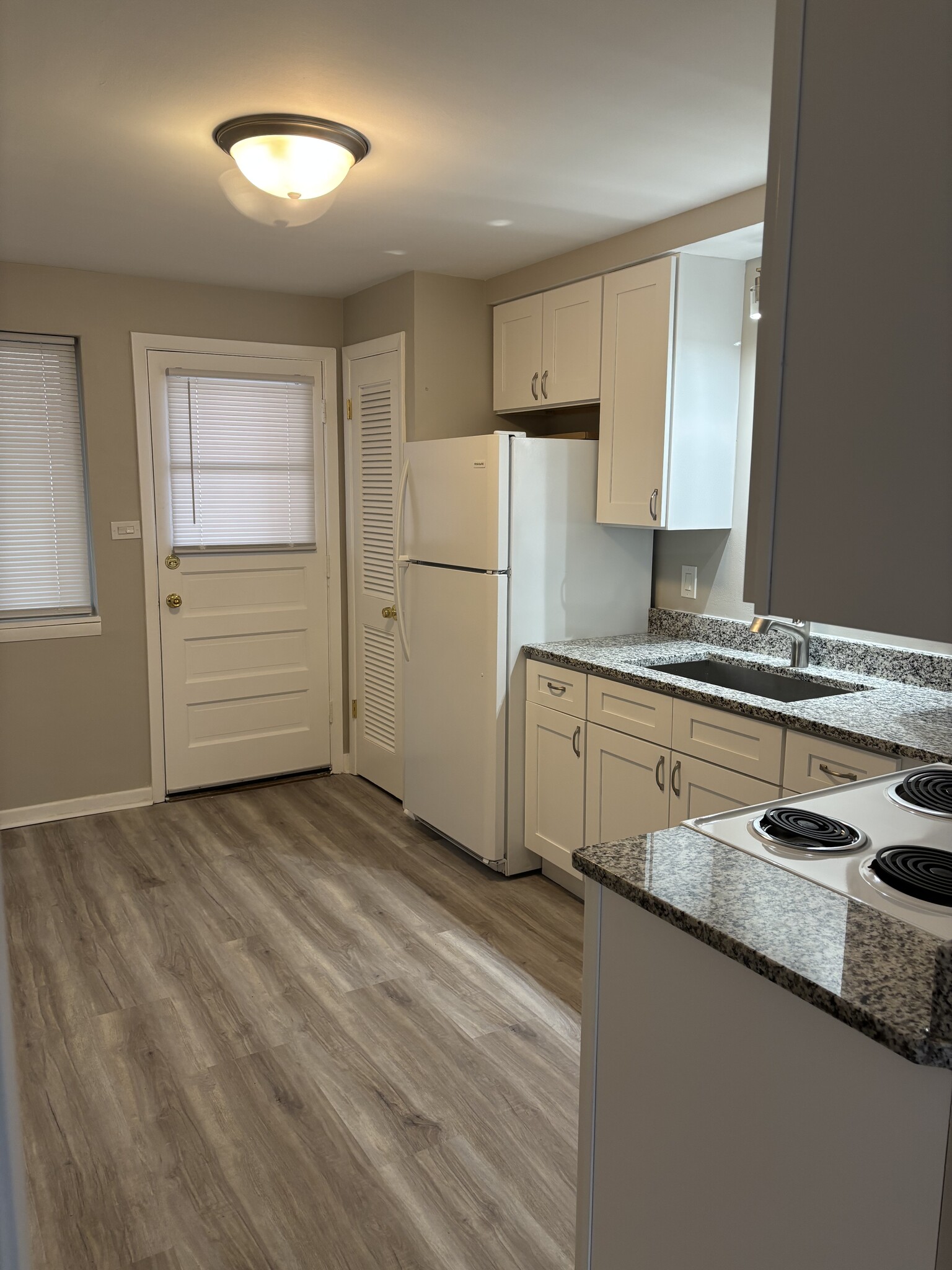 Kitchen view2 - 3049 N Harlem Ave