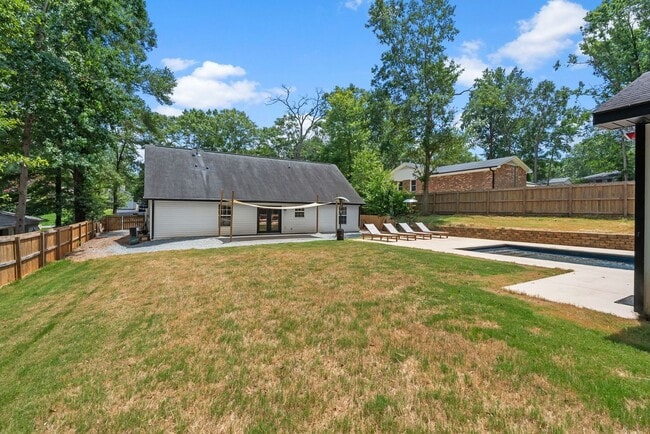 Building Photo - Forest Park