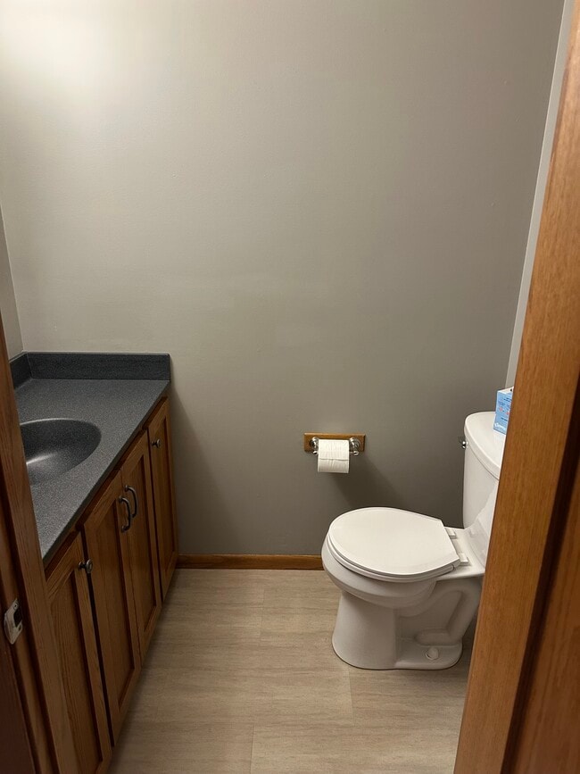 Primary Photo - 2311 S Burgen Dr SE