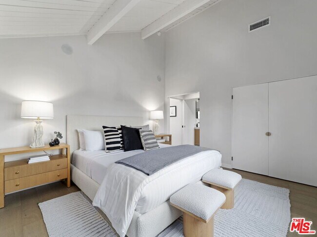 Building Photo - 2304 Vestal Ave