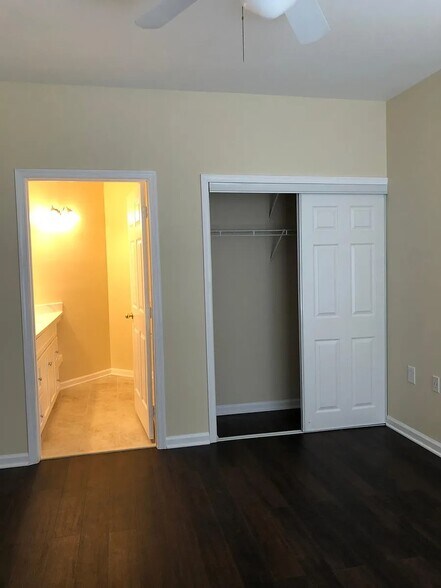 Building Photo - 20419 Riverbend Sq
