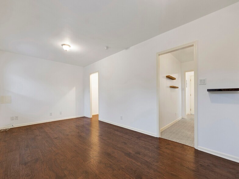 Building Photo - 2677 Rich St