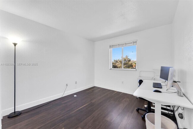 Building Photo - 2214 SE 23rd Ave