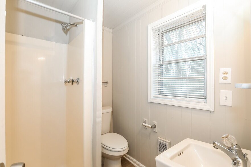 Building Photo - 627 Grayson Pkwy