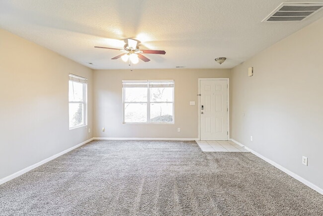 Building Photo - 810 Mattox Ct