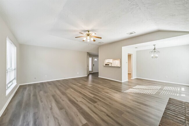 Building Photo - 2406 Pilgrims Bend Dr