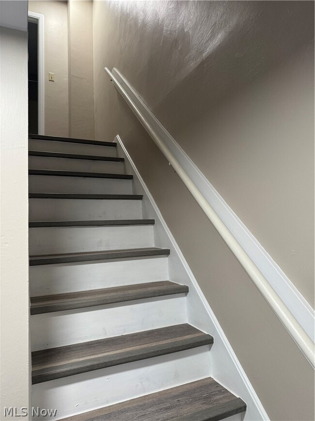 Building Photo - 6136 Clingan Rd