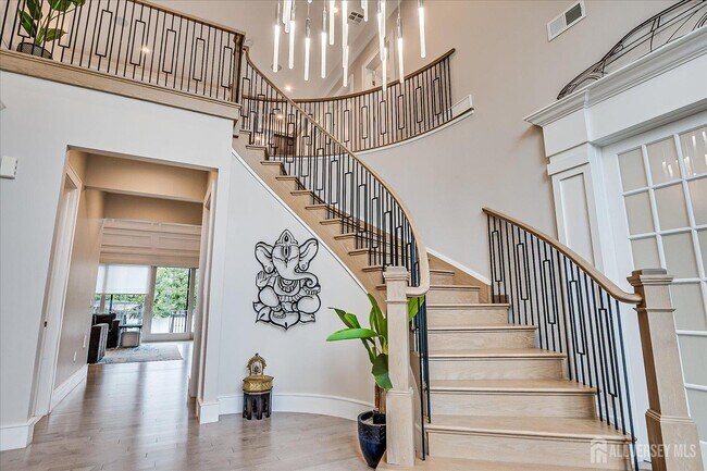 Building Photo - 3979 Park Ave