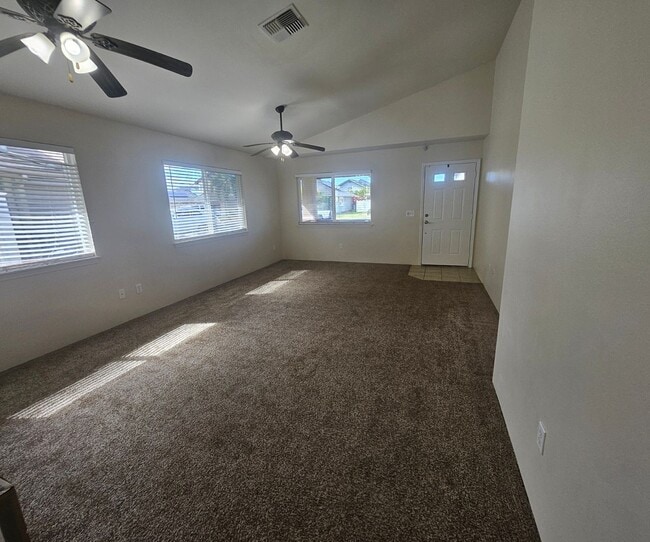 Building Photo - 3-2 bedroom home in the legend Maui Lani
