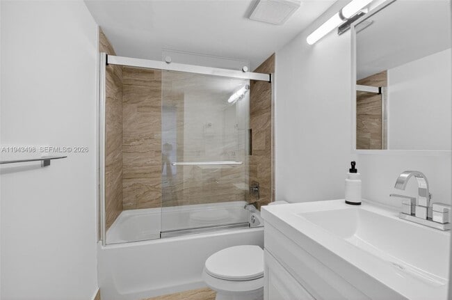 Building Photo - 3007 San Clara Dr