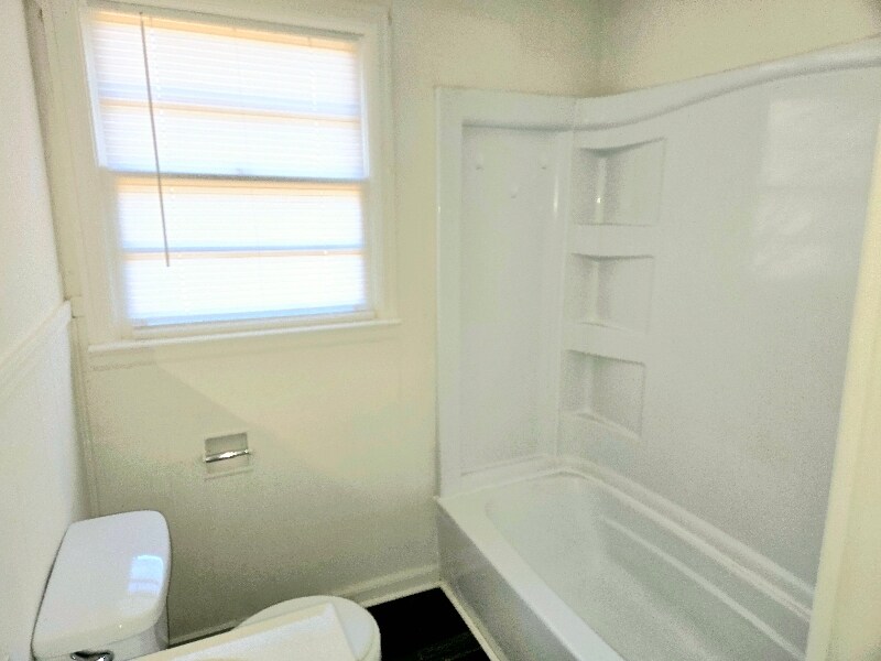 Building Photo - 2020 Regent St