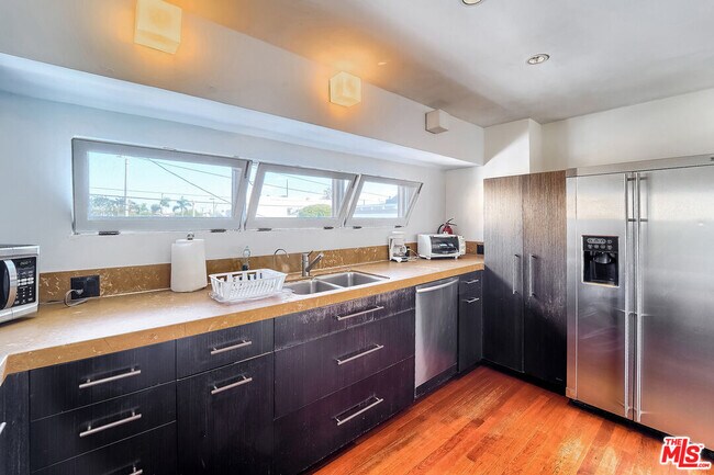 Building Photo - 109 Dudley Ave