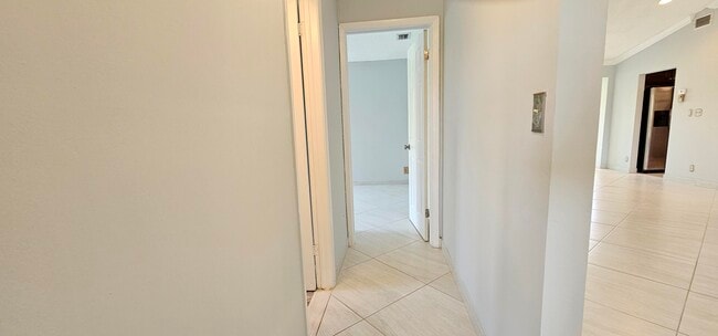 Building Photo - 3298 Shadow Wood Dr