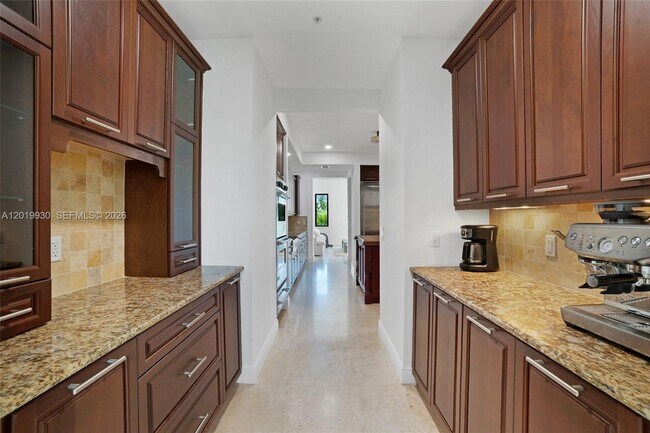 Building Photo - 6226 Paradise Point Dr