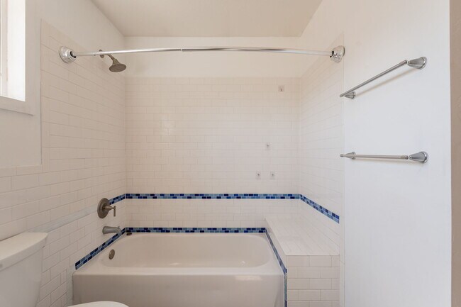 Building Photo - 1325 W Lobo Ave
