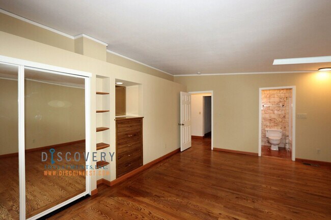 Building Photo - Coming Soon! Coveted Piedmont 5 Bedroom Home